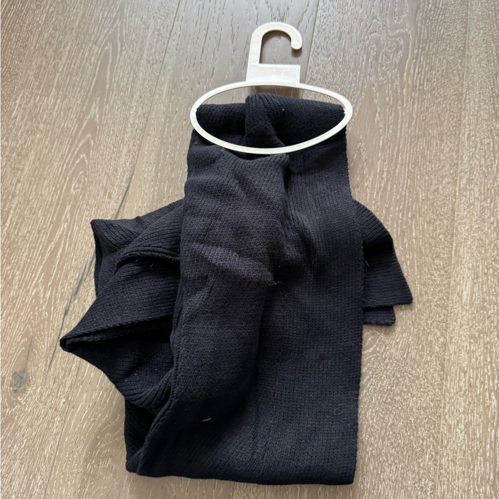 On 34th black scarf
